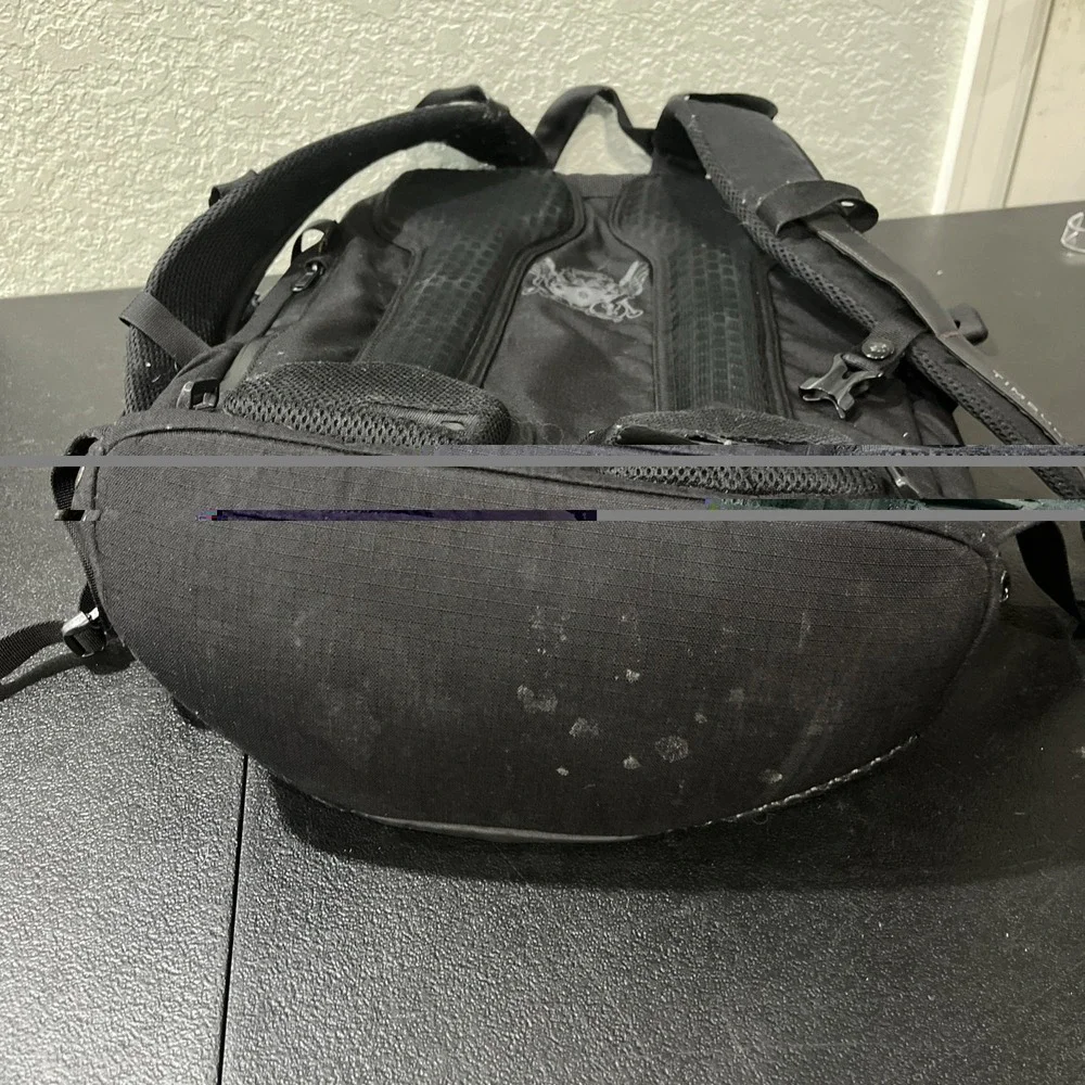 Timbuk2 Especial Medio Backpack Black Cycling Commuter Laptop Bag Expandable